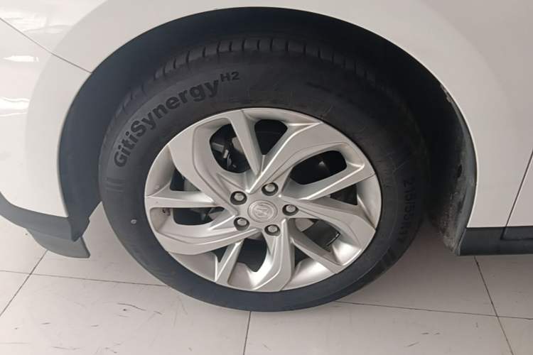 Used Buick Velite 6 2022 Connected & Shared PLUS Left Front Wheel Hub