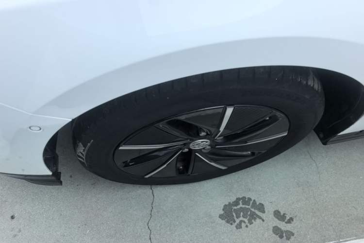 Used Buick Velite 6 2022 Connected Smart PLUS Left Front Wheel Hub
