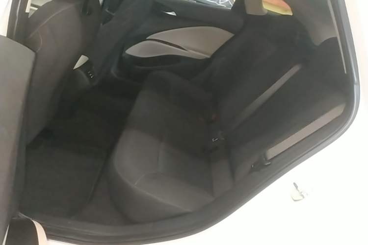 Used Buick Velite 6 2022 Plug-in Hybrid Connected Fashion Model Left Rear Seat