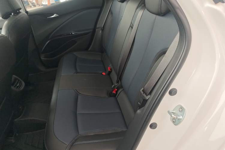 Used Buick Velite 6 2022 Plug-in Hybrid Connected Smart Edition Left Rear Seat