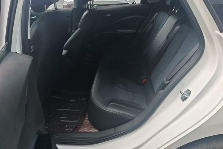 Used Buick Velite 6 2022 Connected Intelligence PLUS Version Left Rear Seat