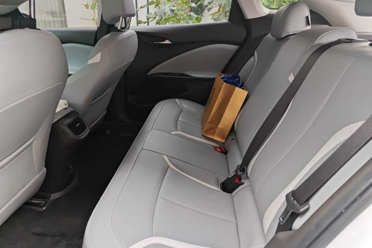 Used Buick Velite 6 2022 Connected Intelligence PLUS Version Left Rear Seat