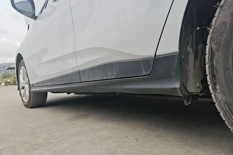 Used Buick Velite 6 2022 Connected Fashion PLUS Left Side Sill