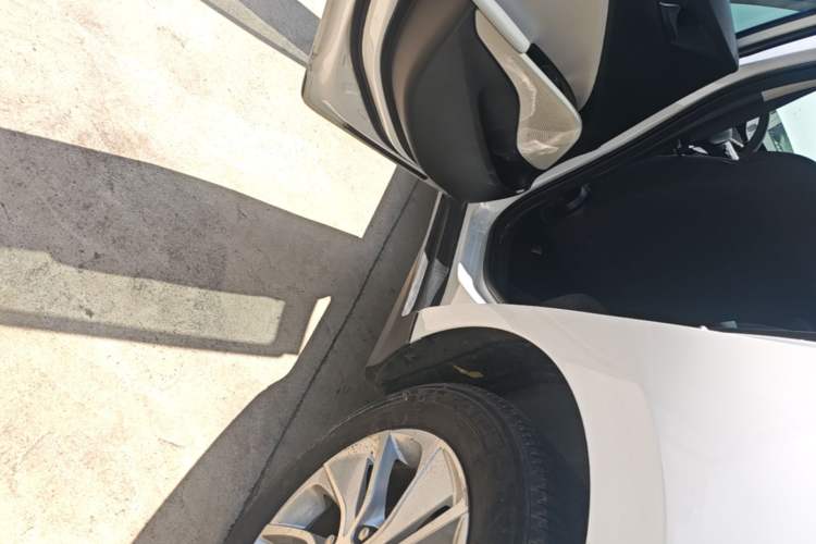 Used Buick Velite 6 2022 Plug-in Hybrid Connected Fashion Model Left Side Sill