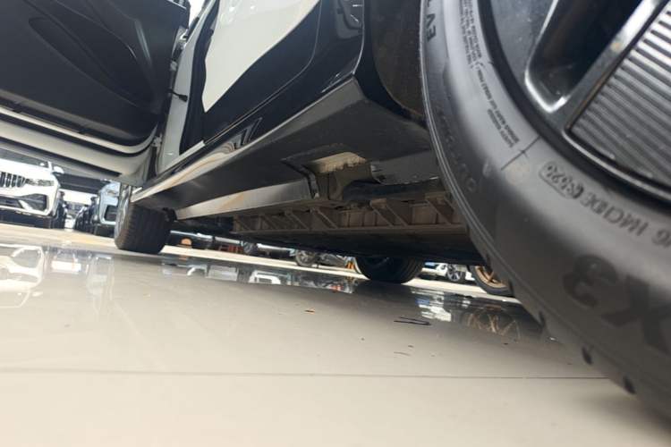 Used Buick Velite 6 2022 Connected Smart PLUS Left Side Sill