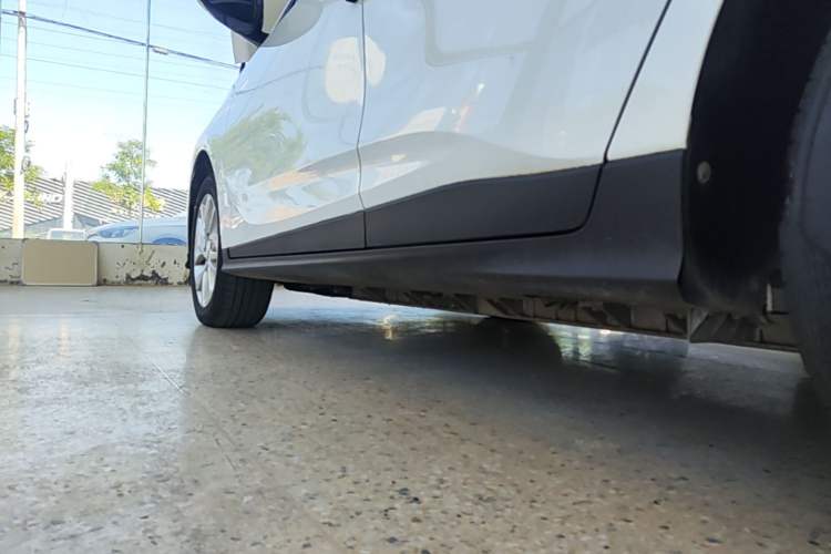 Used Buick Velite 6 2022 Connected & Shared PLUS Left Side Sill
