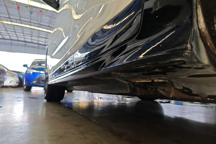 Used Buick Velite 6 2022 Connected Smart PLUS Left Side Sill