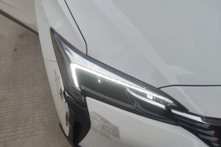 Used Buick Velite 6 2022 Plug-in Hybrid Connected Fashion Model Right Front Headlight