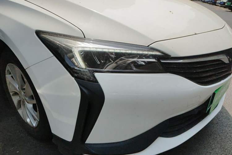 Used Buick Velite 6 2022 Plug-in Hybrid Connected Fashion Model Right Front Headlight