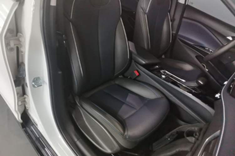 Used Buick Velite 6 2022 Connected Intelligence PLUS Version Right Front Seat