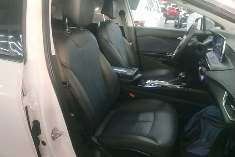 Used Buick Velite 6 2022 Plug-in Hybrid Connected Smart Edition Right Front Seat