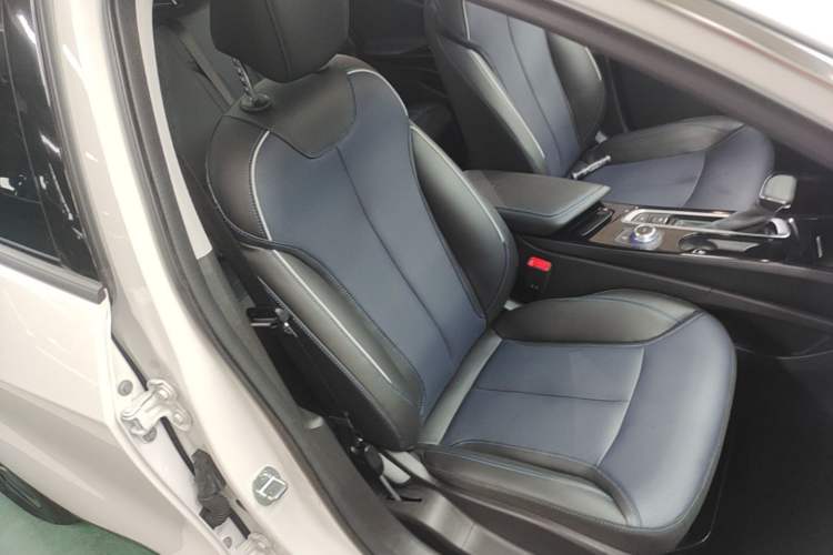 Used Buick Velite 6 2022 Connected Intelligence PLUS Version Right Front Seat