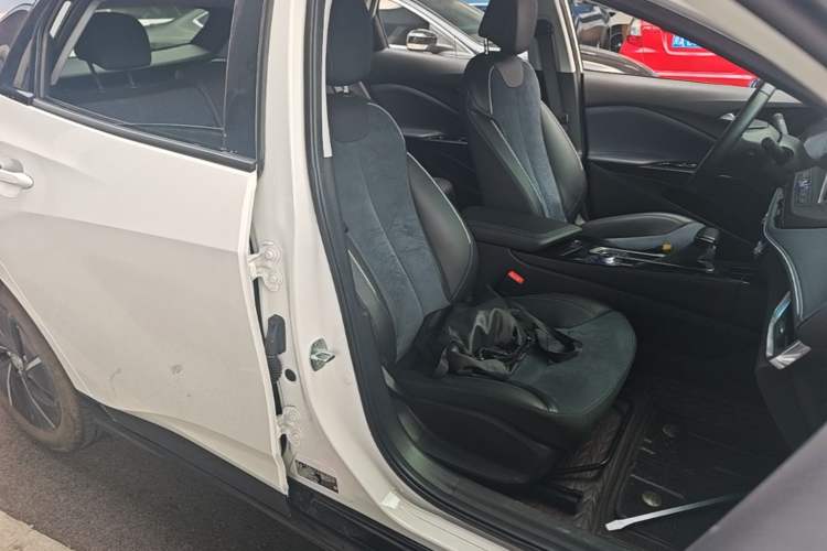 Used Buick Velite 6 2022 Connected Intelligence PLUS Version Right Front Seat