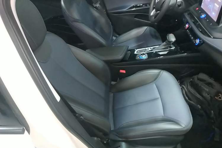 Used Buick Velite 6 2022 Plug-in Hybrid Connected Smart Edition Right Front Seat