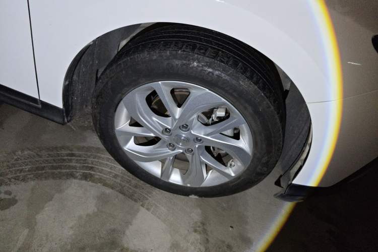 Used Buick Velite 6 2022 Connected & Shared PLUS Right Front Wheel Hub
