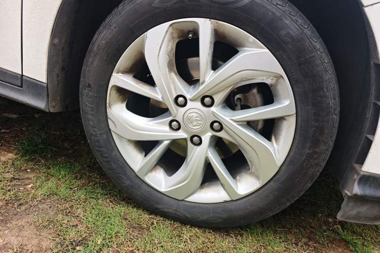 Used Buick Velite 6 2022 Connected & Shared PLUS Right Front Wheel Hub