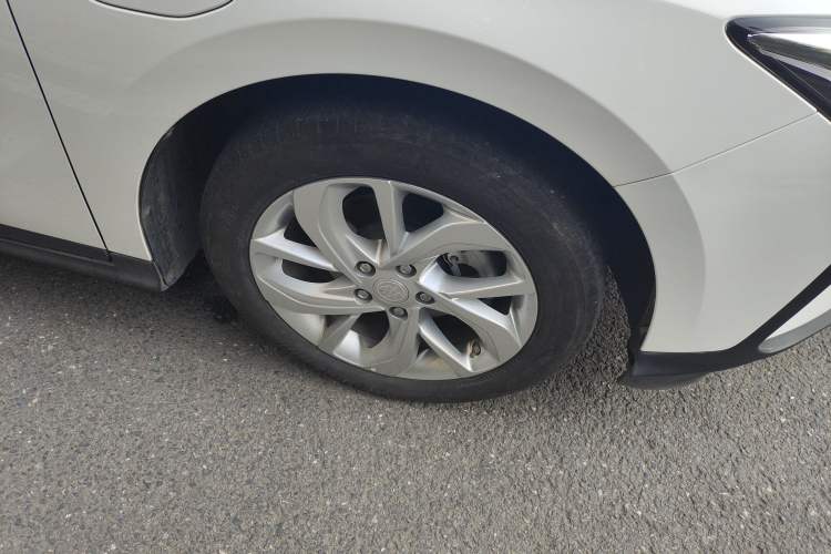 Used Buick Velite 6 2022 Connected Fashion PLUS Right Front Wheel Hub