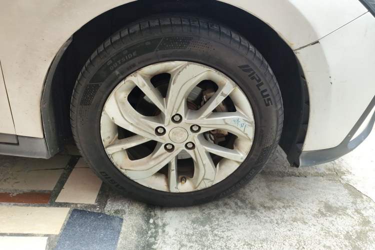 Used Buick Velite 6 2022 Connected & Shared PLUS Right Front Wheel Hub