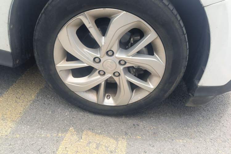 Used Buick Velite 6 2022 Connected & Shared PLUS Right Front Wheel Hub