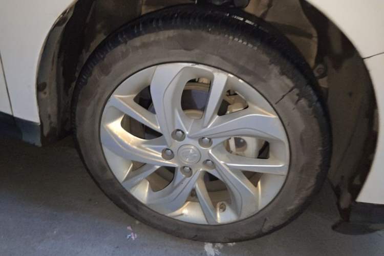 Used Buick Velite 6 2022 Connected & Shared PLUS Right Front Wheel Hub