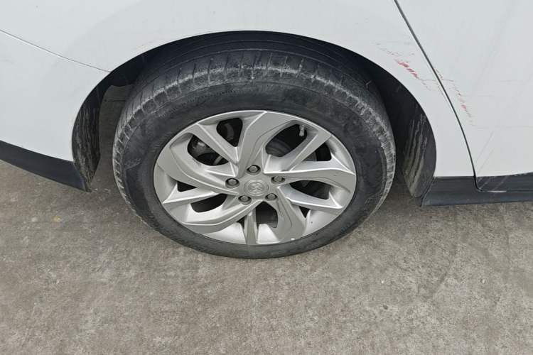 Used Buick Velite 6 2022 Connected Fashion PLUS Right Rear Wheel Hub
