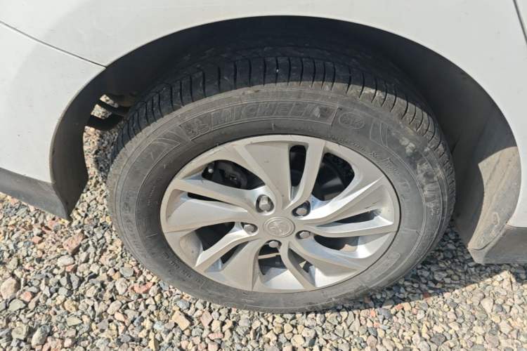 Used Buick Velite 6 2022 Plug-in Hybrid Connected & Shared Model Right Rear Wheel Hub
