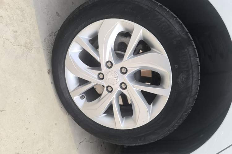 Used Buick Velite 6 2022 Connected Enjoyment PLUS Right Rear Wheel Hub