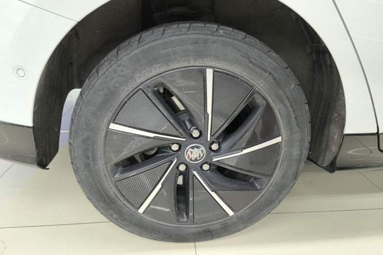 Used Buick Velite 6 2022 Connected Smart PLUS Right Rear Wheel Hub