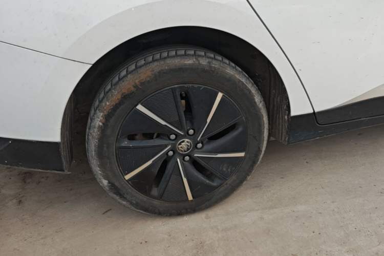 Used Buick Velite 6 2022 Connected Fashion PLUS Right Rear Wheel Hub
