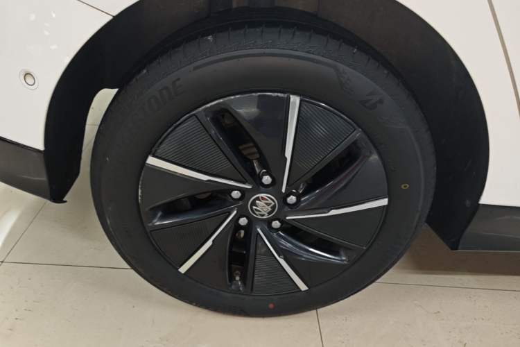 Used Buick Velite 6 2022 Connected Smart PLUS Right Rear Wheel Hub