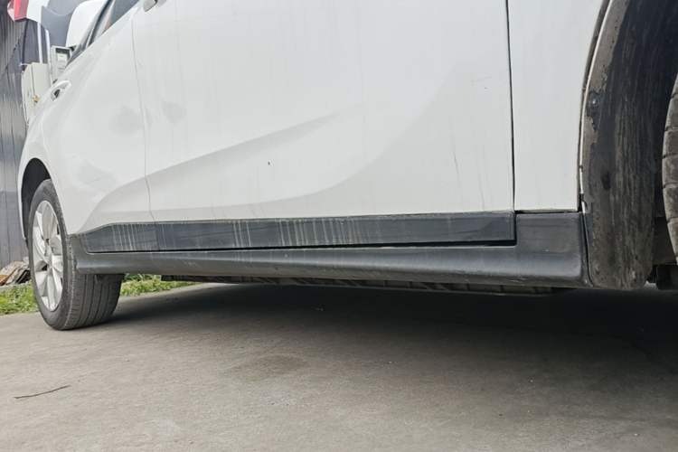 Used Buick Velite 6 2022 Connected Fashion PLUS Right Side Sill
