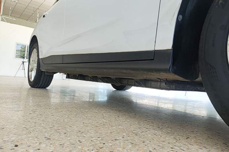 Used Buick Velite 6 2022 Connected & Shared PLUS Right Side Sill