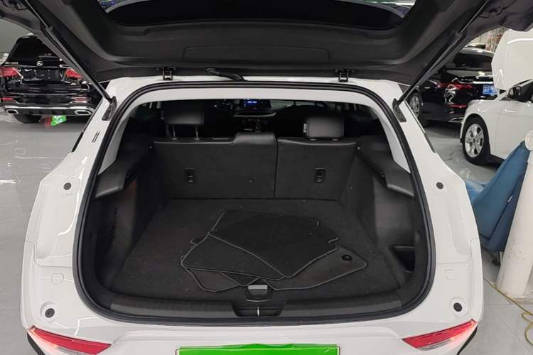 Used Buick Velite 6 2022 Plug-in Hybrid Connected Smart Model Trunk