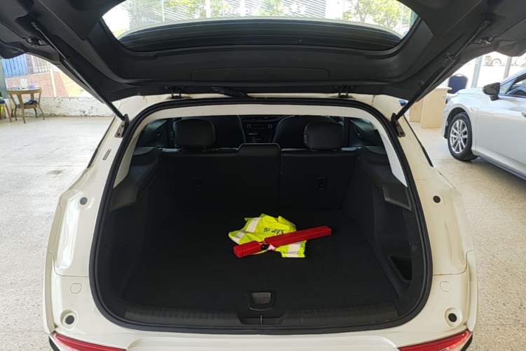 Used Buick Velite 6 2022 Connected & Shared PLUS Trunk