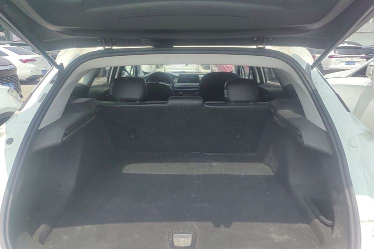Used Buick Velite 6  Trunk