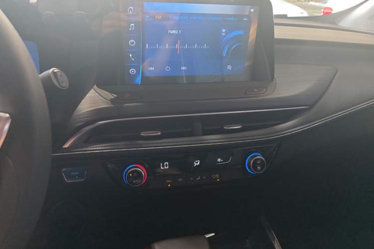 Used Buick Velite 6 2023 430km Comfort Edition Audio And AC Panel