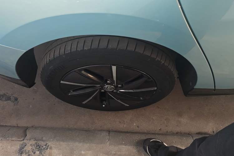 Used Buick Velite 6 2023 430km Comfort Edition Right Rear Wheel Hub