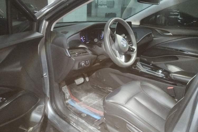 Used Buick Velite 6 2023 Revised Version 430 km Range – Commuter Edition Driver Seat