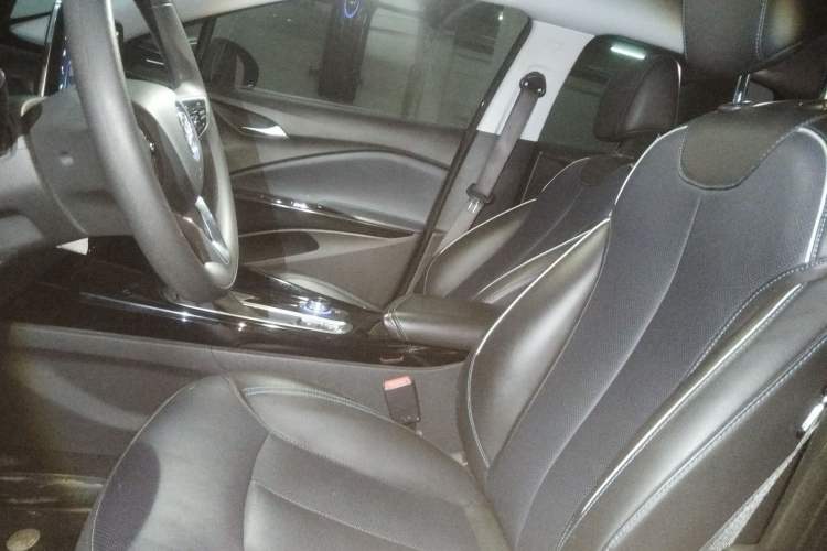 Used Buick Velite 6 2023 Revised Version 430 km Range – Commuter Edition Left Front Seat