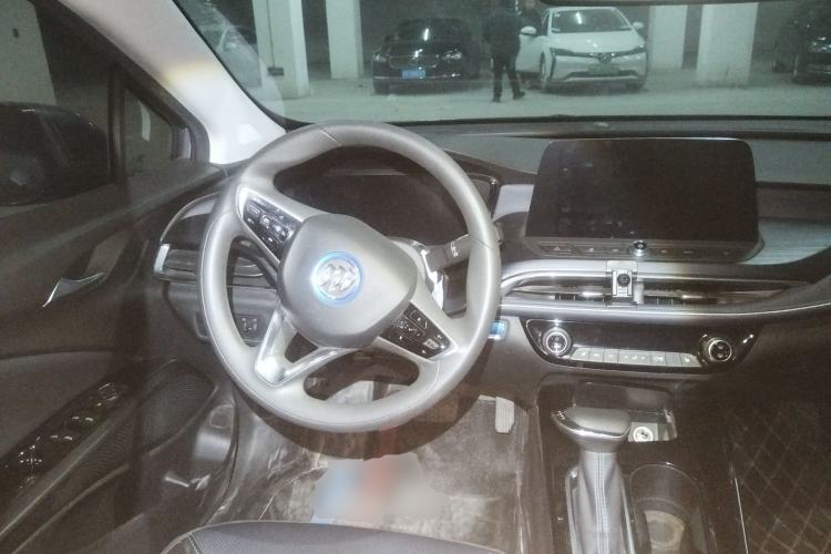 Used Buick Velite 6 2023 Revised Version 430 km Range – Commuter Edition Steering Wheel