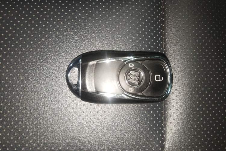 Used Buick Velite 6 2023 Revised Version 430 km Range – Commuter Edition Vehicle Key