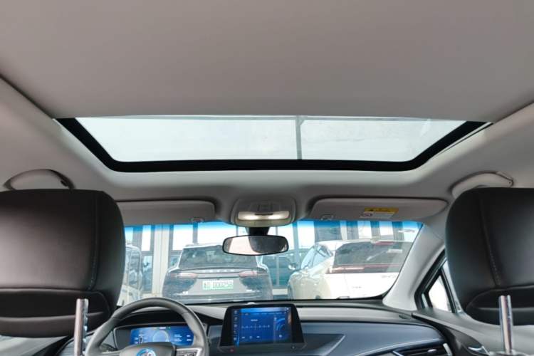 Used Buick Velite 6 2023 Revised Version 430 km Range – Commuter Edition Headliner
