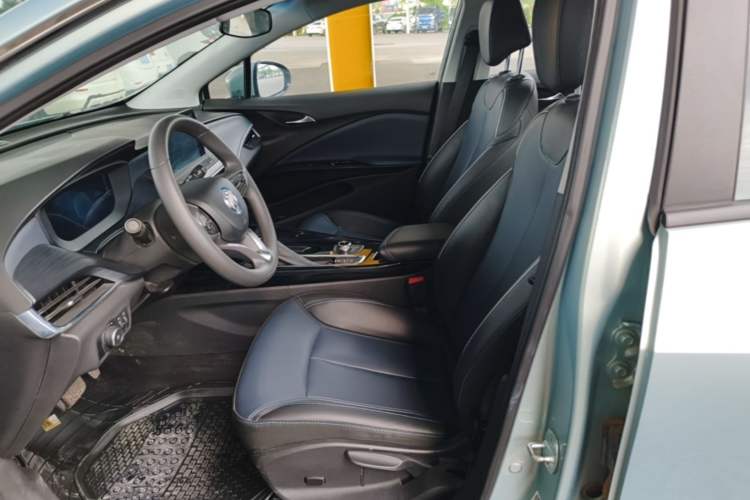 Used Buick Velite 6 2023 Revised Version 430 km Range – Commuter Edition Left Front Seat