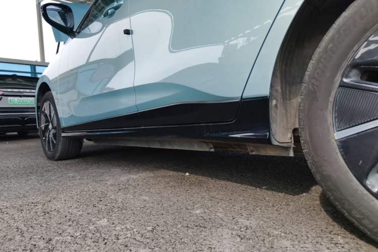 Used Buick Velite 6 2023 Revised Version 430 km Range – Commuter Edition Left Side Sill