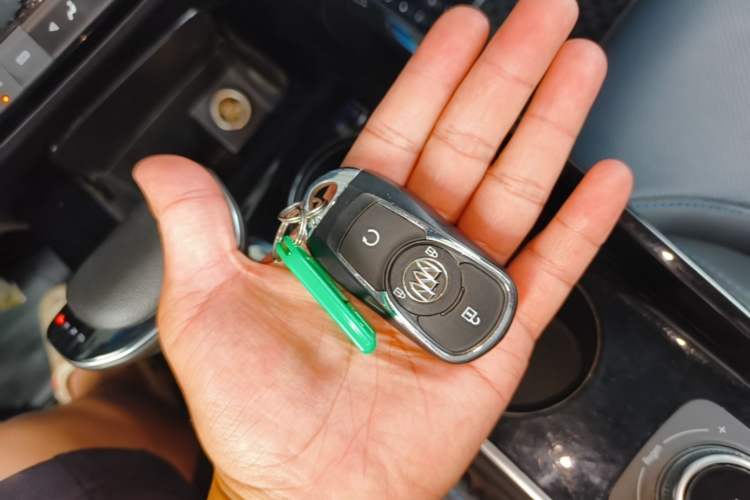 Used Buick Velite 6 2023 Revised Version 430 km Range – Commuter Edition Vehicle Key