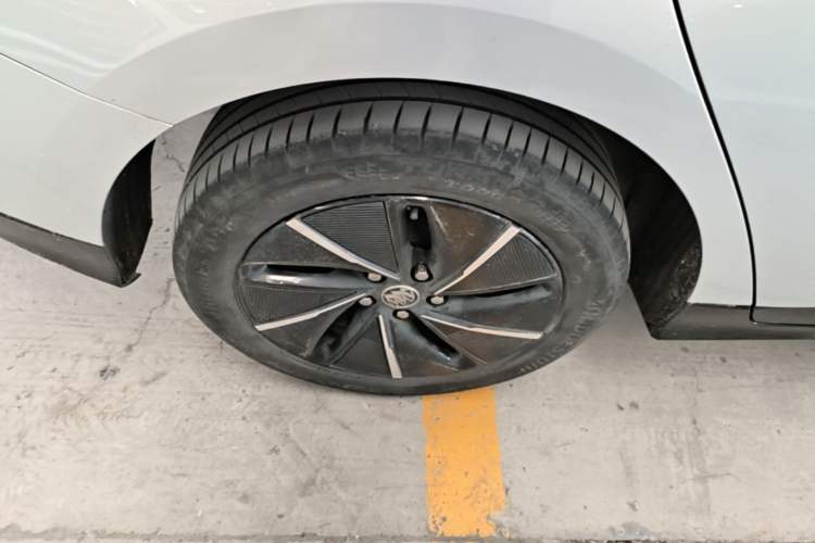 Used Buick Velite 6 2023 430km Enjoyment Version Right Rear Wheel Hub