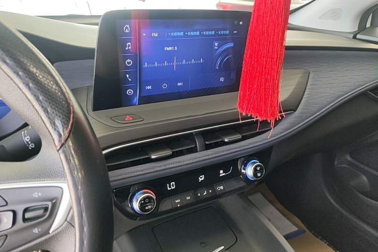 Used Buick Velite 6 2023 Revised Version 430 km Range – Commuter Edition Audio And AC Panel