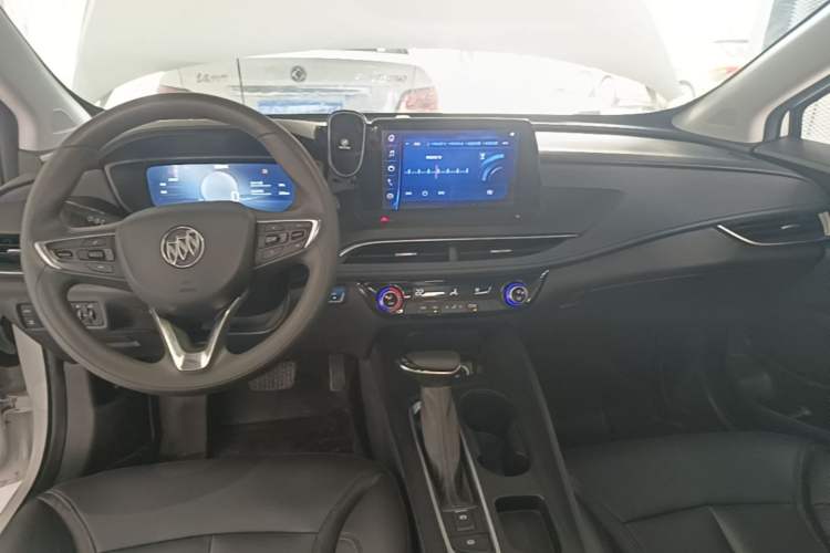 Used Buick Velite 6 2023 Revised Version 430 km Range – Commuter Edition Center Console