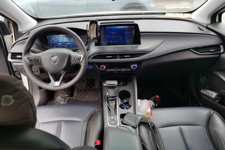 Used Buick Velite 6 2023 Revised Version 430 km Range – Commuter Edition Center Console