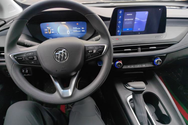 Used Buick Velite 6 2023 Revised Version 430 km Range – Commuter Edition Center Console